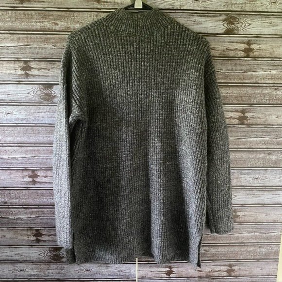 NWOT Old Navy Sweater Size M - Picture 2 of 11